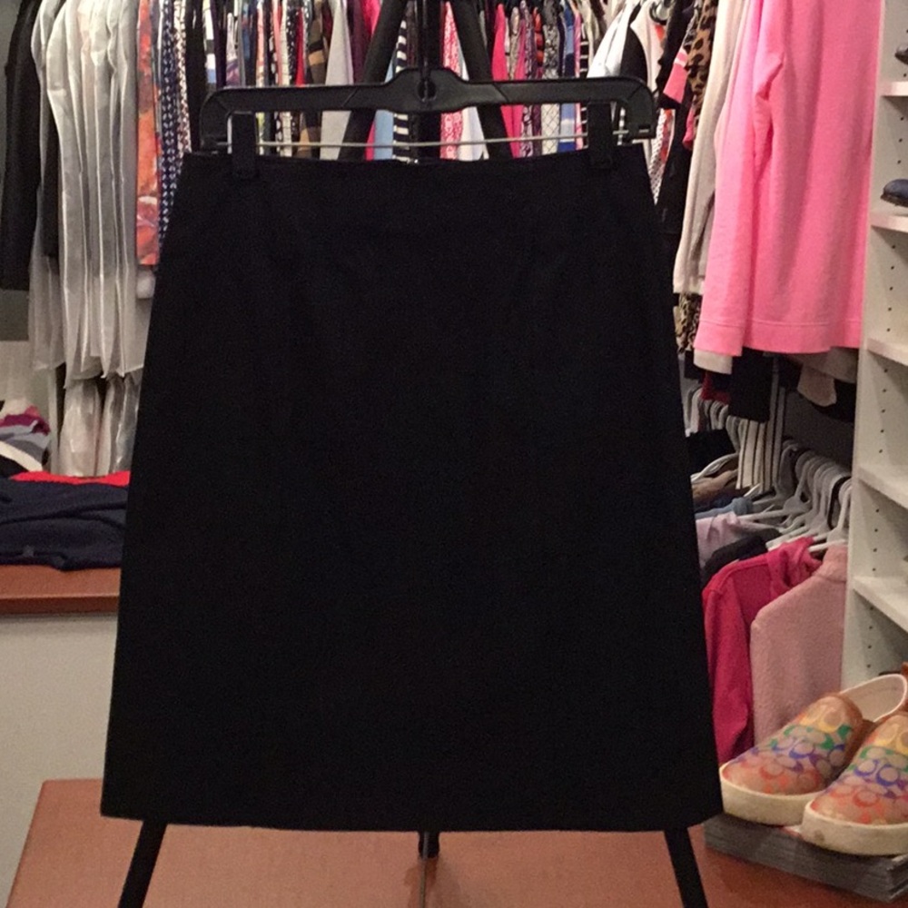 Leather look skirt Black with Zippers. Tarik’1 Like new